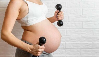 Gestantes que praticam musculação têm menos dores e melhor qualidade de sono, aponta pesquisa