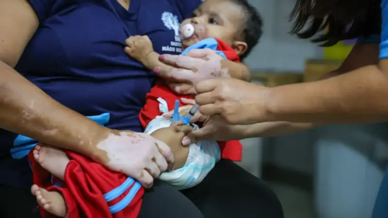 Casos de coqueluche crescem e provocam internações e mortes - Rádio Maringá
