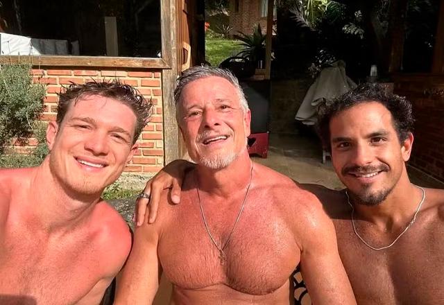 SBT TV | Marcello Novaes compartilha foto com os filhos: "Quanta beleza"