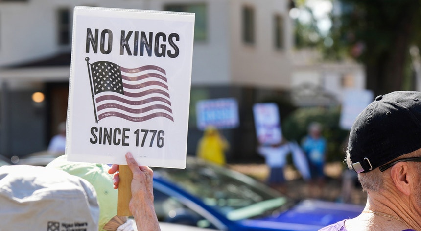 Protestos contra políticas de Trump nos Estados Unidos e também em Lisboa