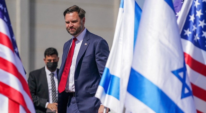 Pressão dos EUA. JD Vance chega a Israel para tentar consolidar frágil cessar-fogo