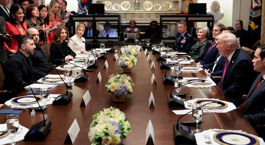 "Deixar como está agora". Trump sugere divisão do Donbass com maior fatia para Putin