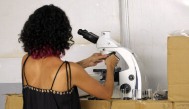 SES reforça estrutura de diagnóstico com 13 novos microscópios