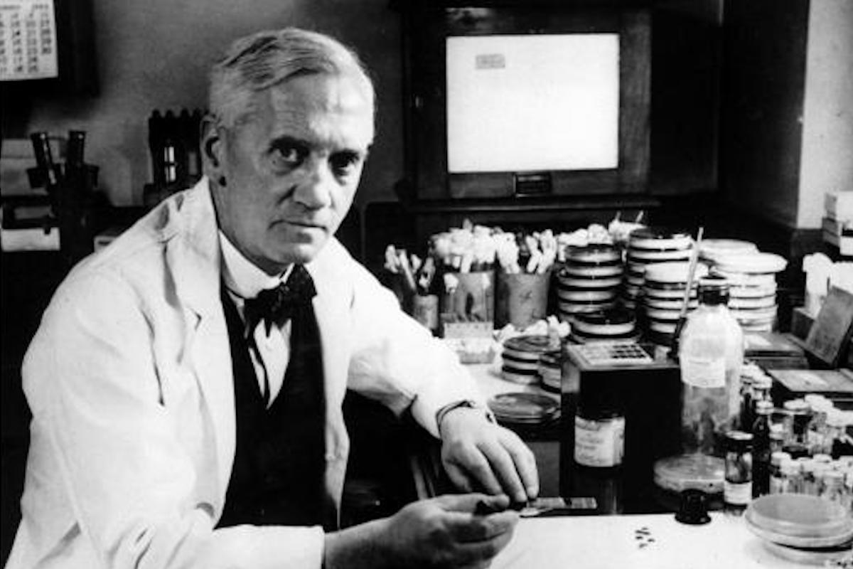 Alexander Fleming revolucionou a medicina para sempre graças a um "cheiro a mofo"