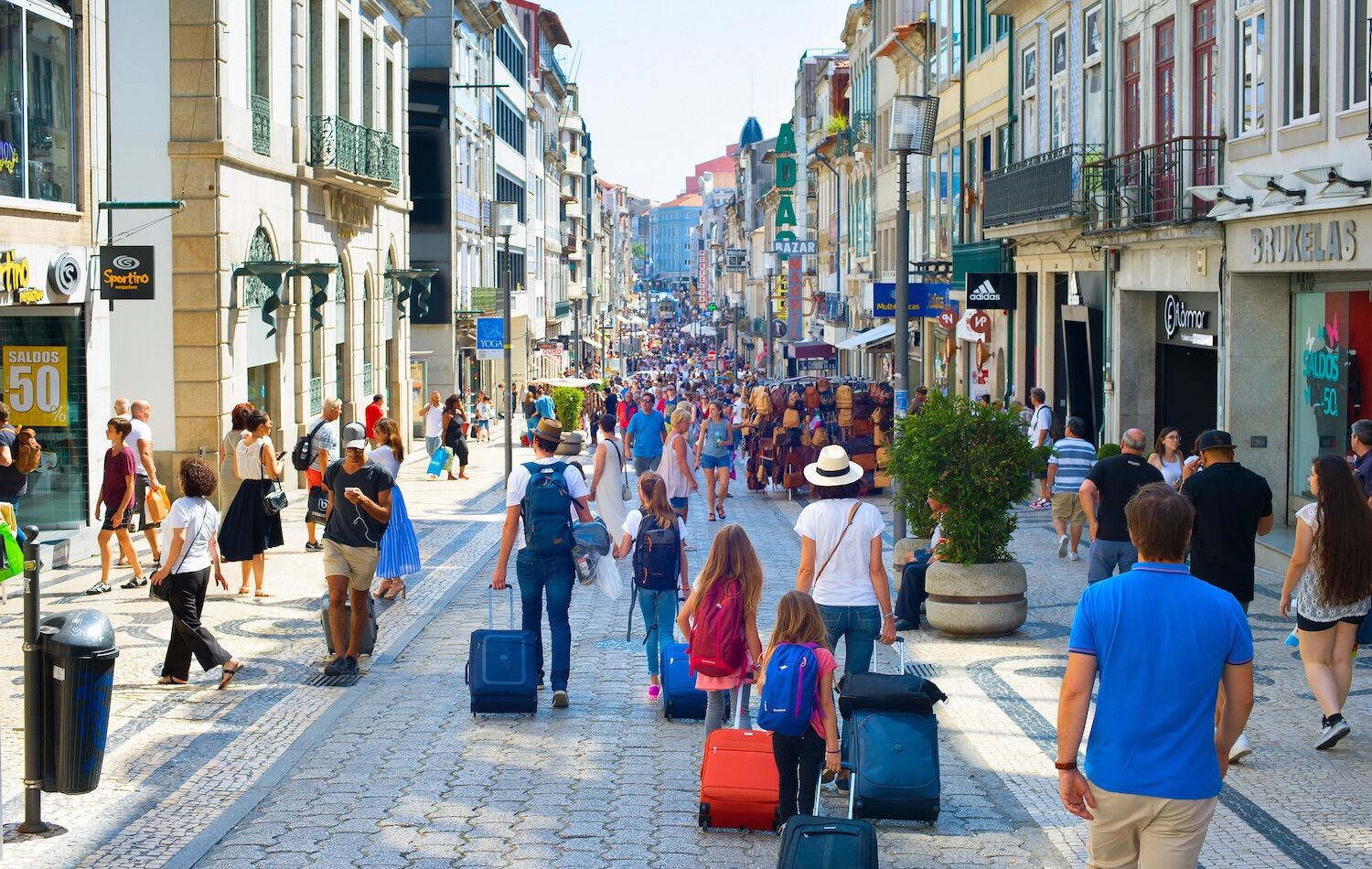 Brasileiros abandonam Portugal devido ao aumento do custo de vida. Os portugueses também