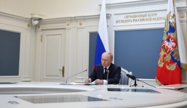 Teste de prontidão. Putin supervisiona exercício das forças nucleares russas