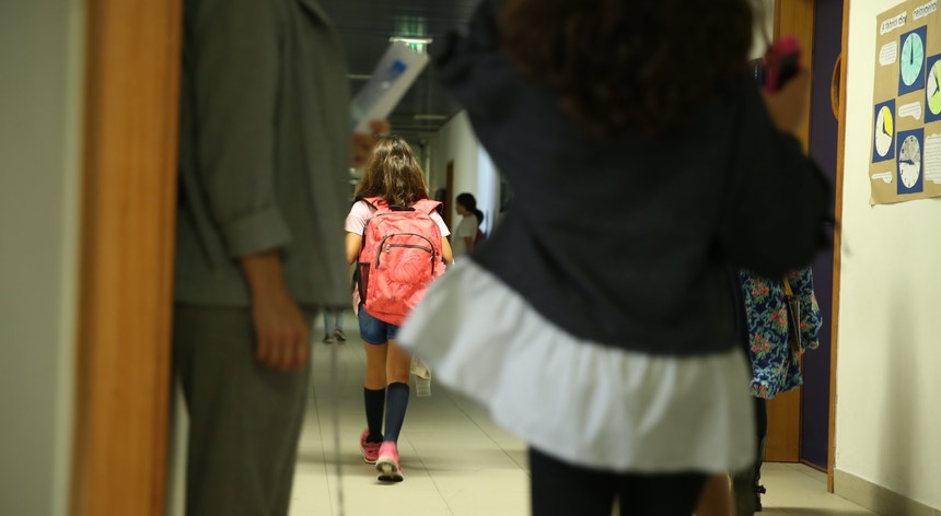 Câmara de Lisboa limita escolha por refeições vegetarianas nas escolas e enfrenta petição contra