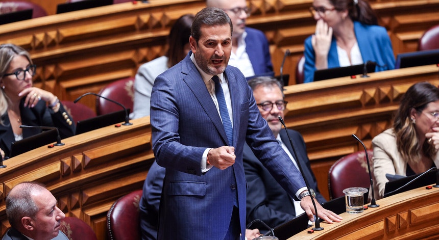 Hugo Soares exige a Ventura que peça desculpa por ter "deturpado" as suas palavras