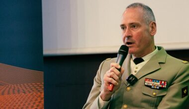 "Tudo pode mudar". Chefes militares franceses apelam à preparação para a guerra face à ameaça russa