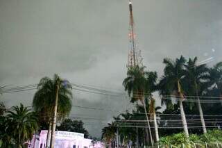 Sinal da Record volta ao ar após incêndio na torre de transmissão