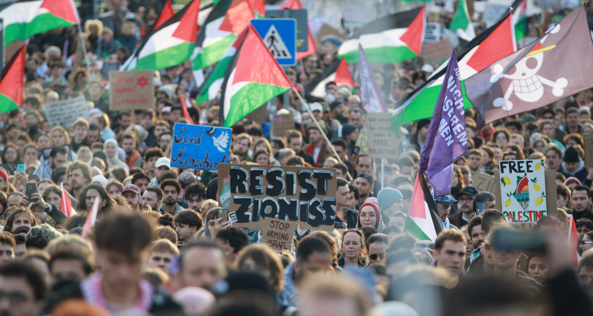 Milhares nas ruas de Londres, Oslo e Milão em apoio ao povo palestiniano