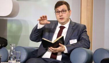 República Tcheca fecha portas para diplomatas russos: entenda o que está por trás da decisão