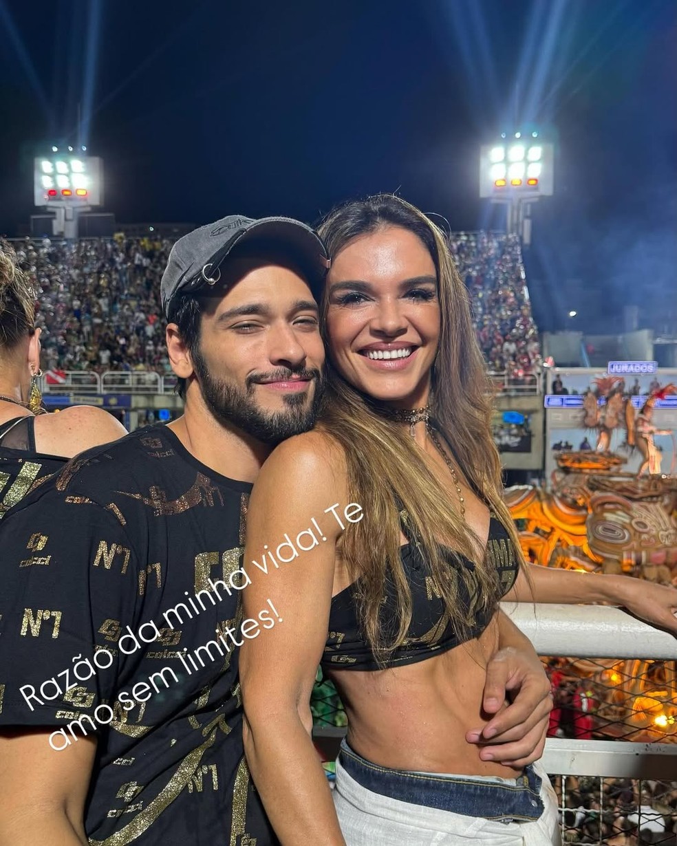 Bruno Fagundes e a mãe, a atriz Mara Carvalho — Foto: Reprodução/Instagram @soumaracarvalho