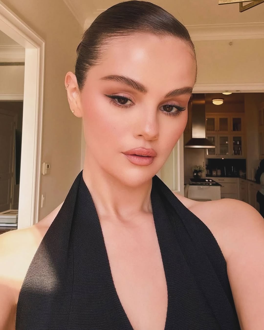 Desde 2022, quando foi diagnosticada com transtorno bipolar, Selena Gomez fala de saúde mental e contou até não conseguir dormir no próprio quarto  — Foto: Reprodução/Instagram
