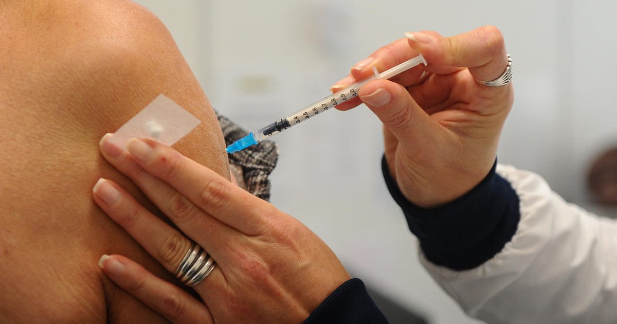 Vacinas de mRNA contra a covid-19 podem estimular o sistema imunológico e aumentar a sobrevida de pacientes com câncer