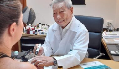 Editora Pozenato lança livro sobre o terapeuta Kunio Inamoto, escrito por José Clemente Pozenato em parceria com sua esposa Kenia Pozenato