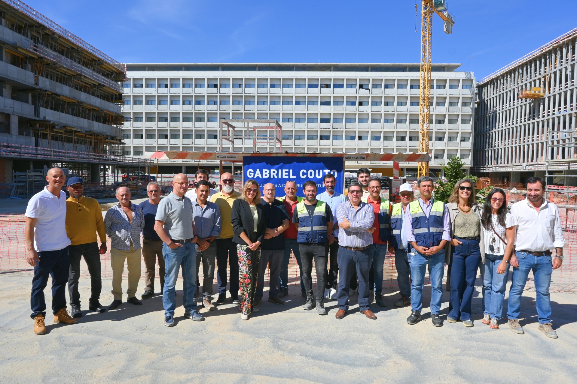Grupo de famalicão celebra 'pau-de-fileira' em obra milionária em lisboa