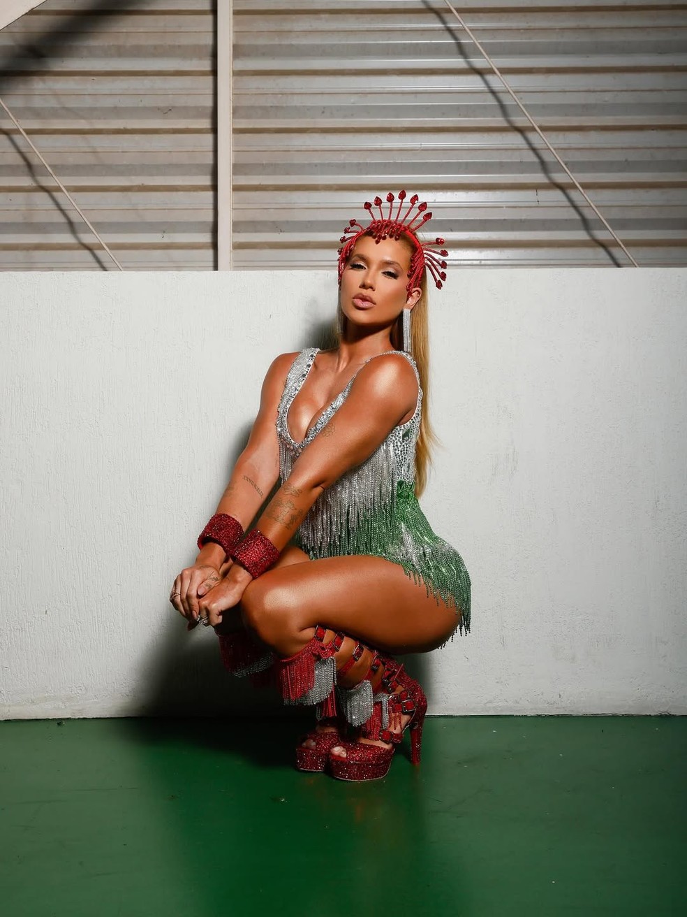 Virgínia Fonseca virou assunto nas redes com look ousado e luxuoso em ensaio da Grande Rio — Foto: Divulgação @ygormarques