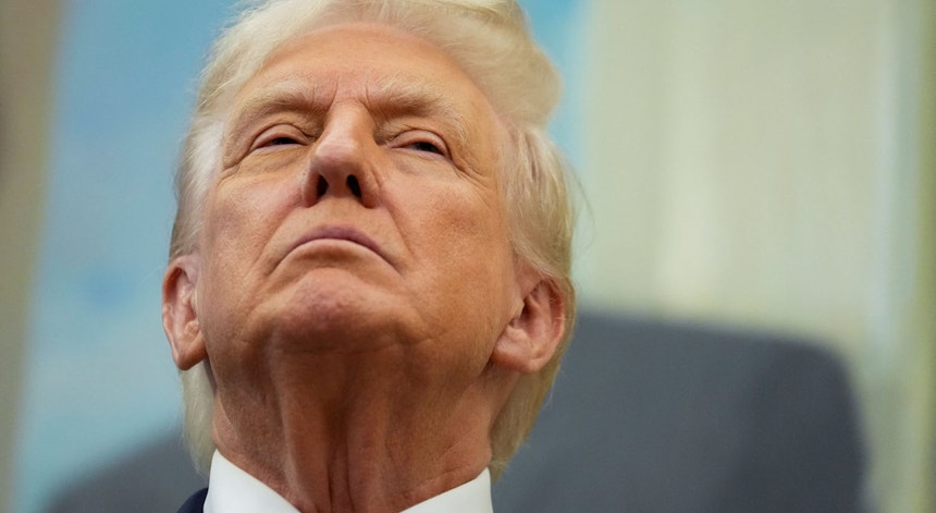 Trump acena com um “inimigo interno” e Hegseth não quer generais “gordos”
