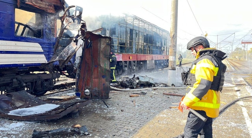Rússia atinge infraestruturas ferroviárias no noroeste da Ucrânia