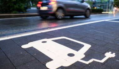 Estudo mostra que carros híbridos plug-in poluem quase tanto como os restantes