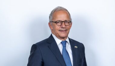 Deputado do Chega fez negócio que viola estatutos do Parlamento. Lei prevê perda do mandato