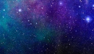 Existência da matéria escura é estudada por cientistas por meio de brilho misterioso na galáxia