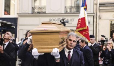 Multidão se despede de Claudia Cardinale em funeral em Paris
