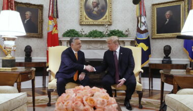 De amigos a inimigos? O "homem durão" Orbán quer fazer frente a Donald Trump