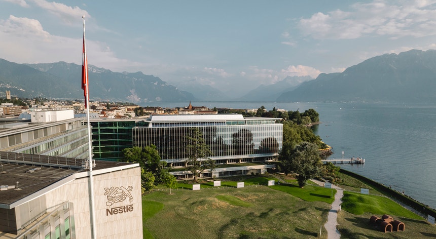 Nestlé anuncia corte de 16 mil postos de trabalho em todo o mundo após queda nas vendas