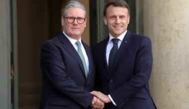 "Escravatura moderna". Como funciona o esquema "um entra, um sai" de Reino Unido e França