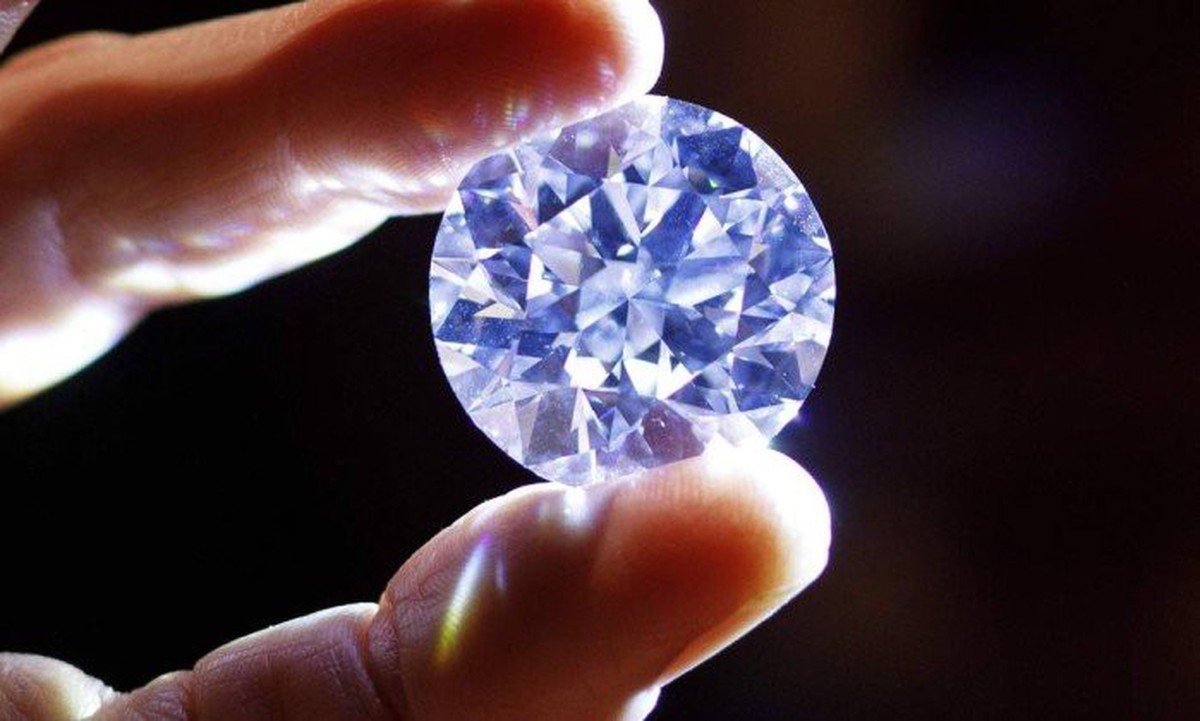 Ouro esquenta demais? Diamante se torna nova aposta para resfriar os chips de IA; entenda