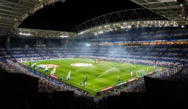 Confrontos entre adeptos do Benfica obrigam à intervenção da polícia de choque no Dragão