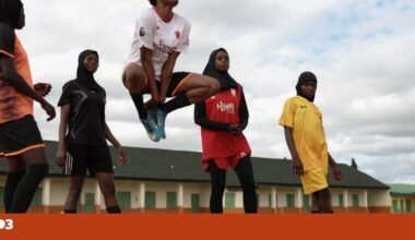 Na Nigéria, as raparigas muçulmanas correm atrás do sonho do futebol | Fotogaleria