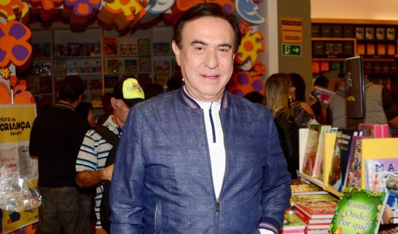 Há 23 anos, Amaury Jr. se arrependeu totalmente de contrato com a Record e acusou TV de censura: 'O objetivo com essa nova direção, é a evangelização'.