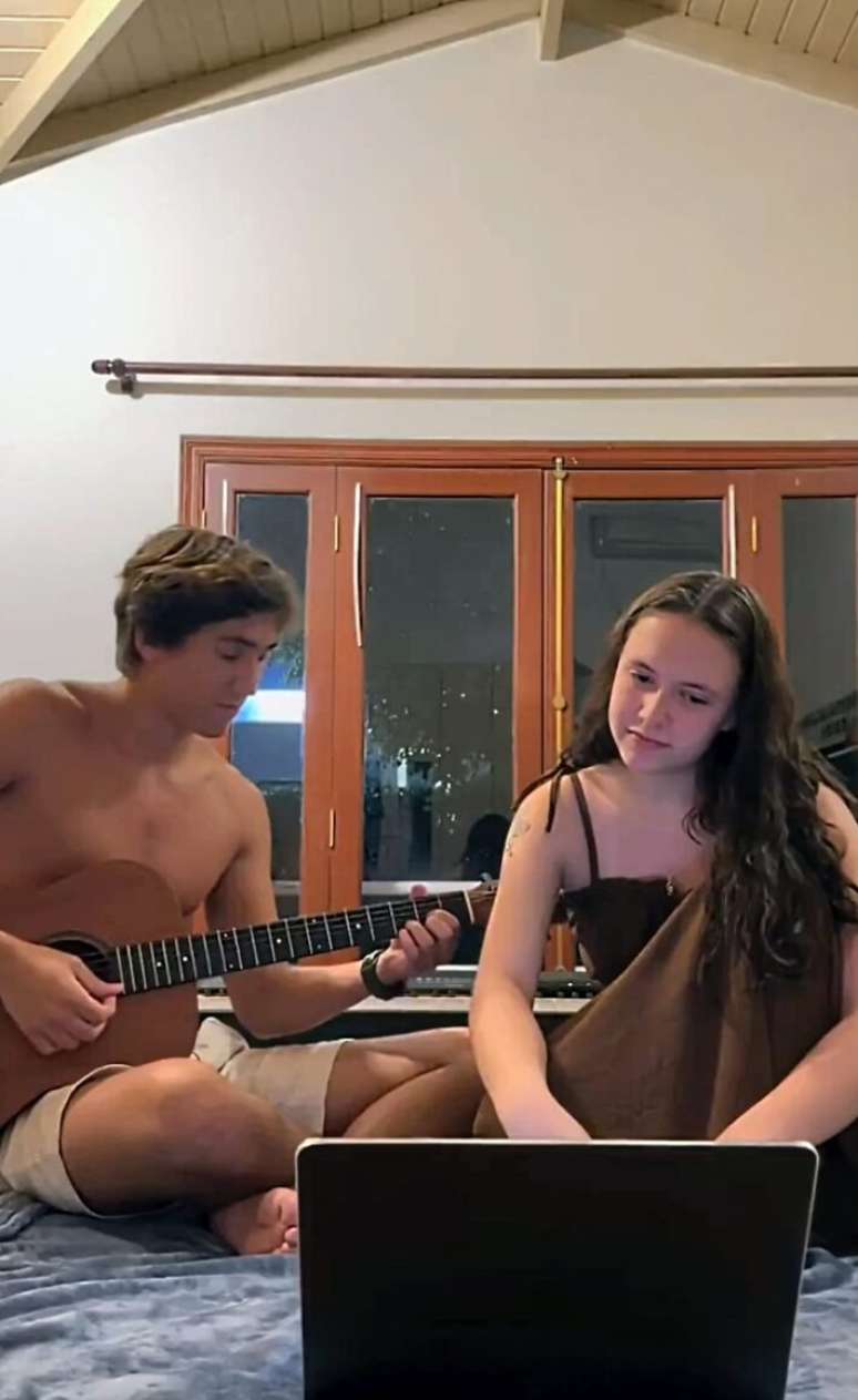 Antonio Baldini e Rafael Mariano cantam juntos a música 'Romaria' Antonio Baldini e Rafael Mariano cantam juntos a música 'Romaria'