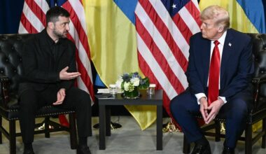 Zelensky faz "apelo positivo" a Trump para que negoceie a paz na Ucrânia