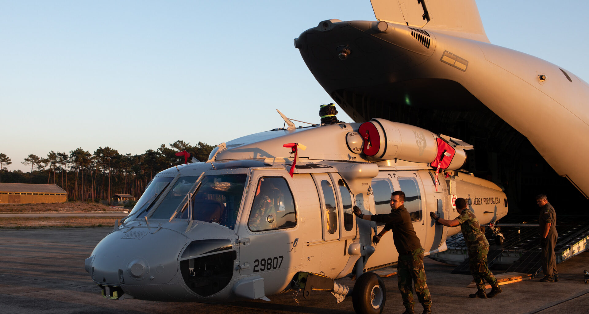 Força Aérea recebe mais um helicóptero UH-60 Black Hawk