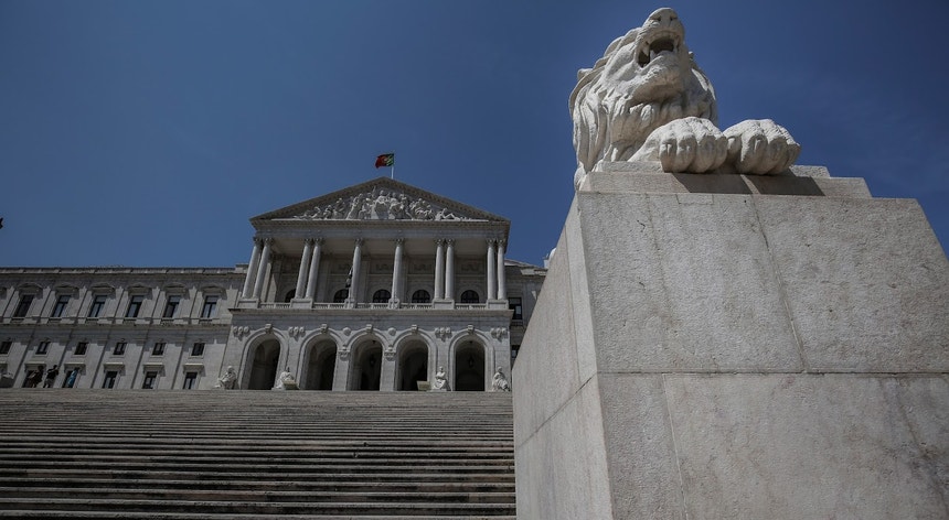 Revisão da Lei da Nacionalidade passa em especialidade sem maioria absoluta garantida