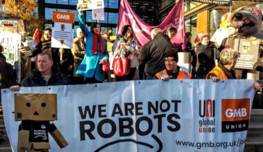 Amazon vai substituir mais de 600.000 postos de trabalho por "cobots"