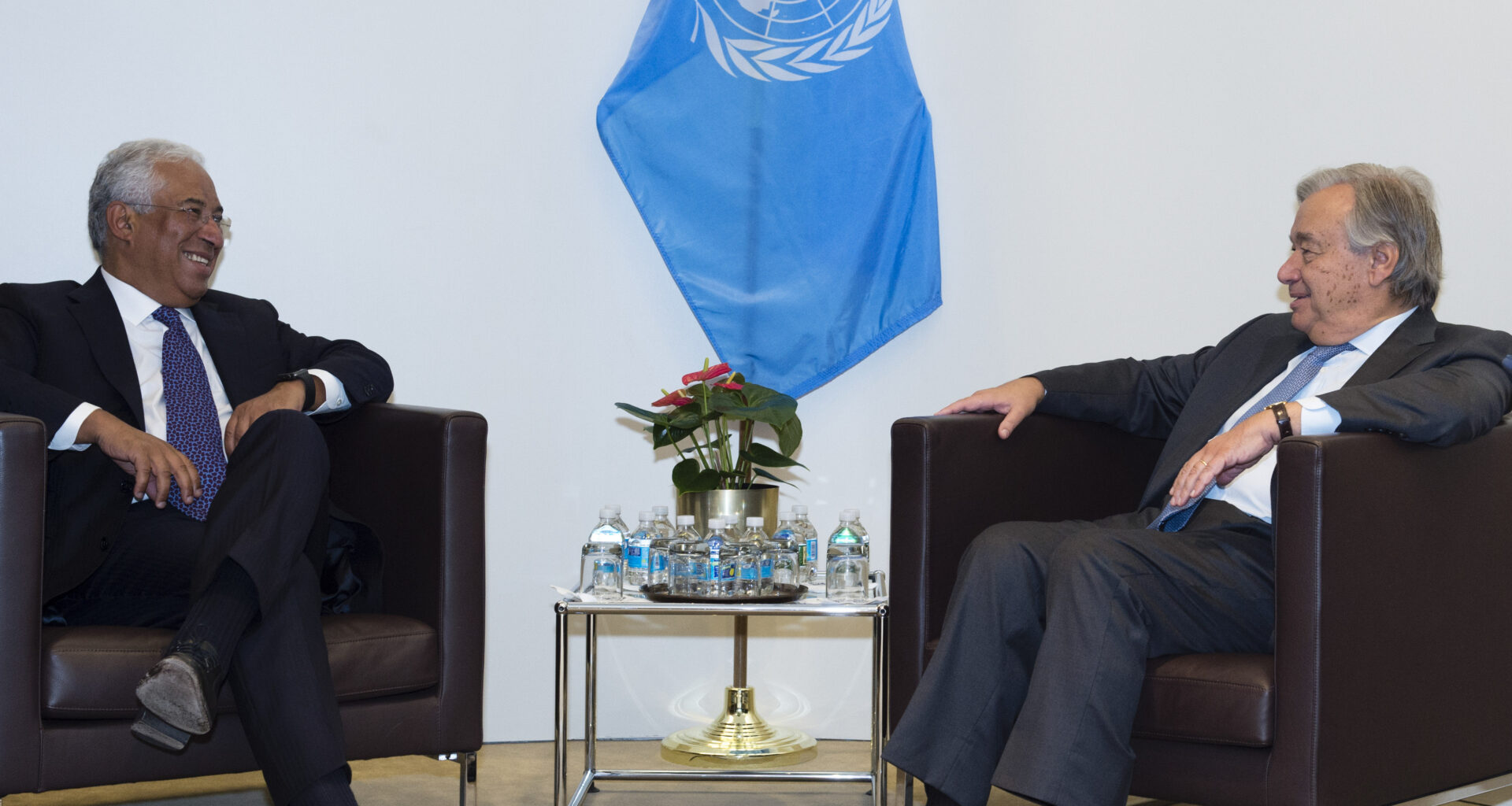 António Costa e António Guterres juntos na cimeira internacional sobre Gaza