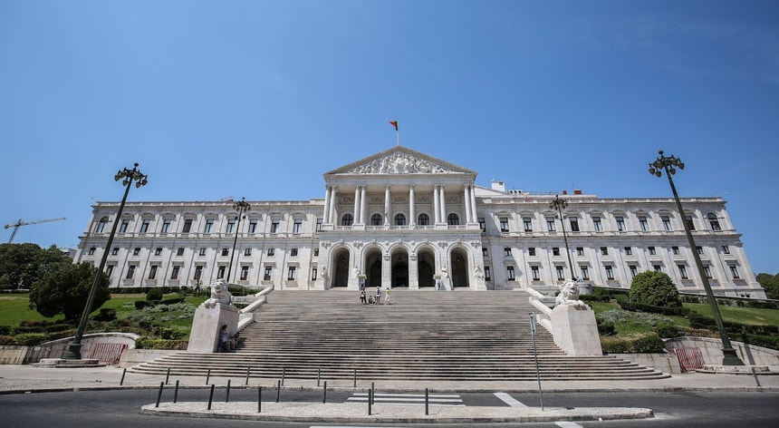 Nova Lei da Nacionalidade. Discussão adiada para dia 22 de outubro