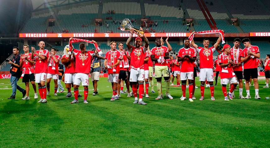 Plantel do Benfica afetado por virose antes da visita ao Dragão