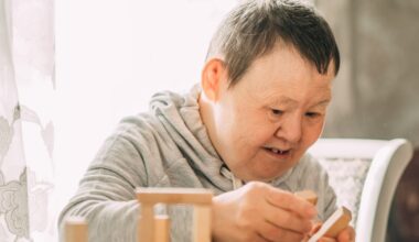 Estudo encontra nova explicação para a alta prevalência de Alzheimer entre quem tem síndrome de Down