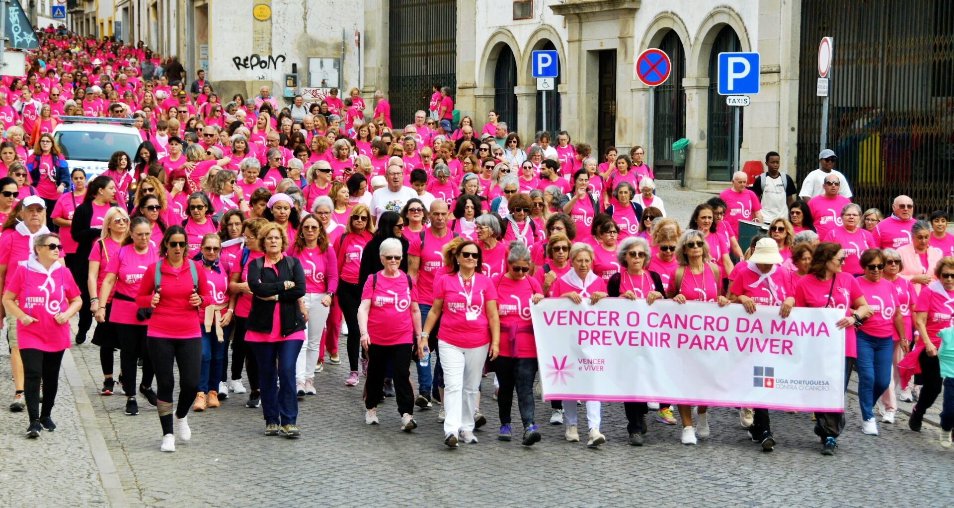 DianaFM » Milhares caminham em Évora pelo “Outubro Rosa” contra o cancro da mama