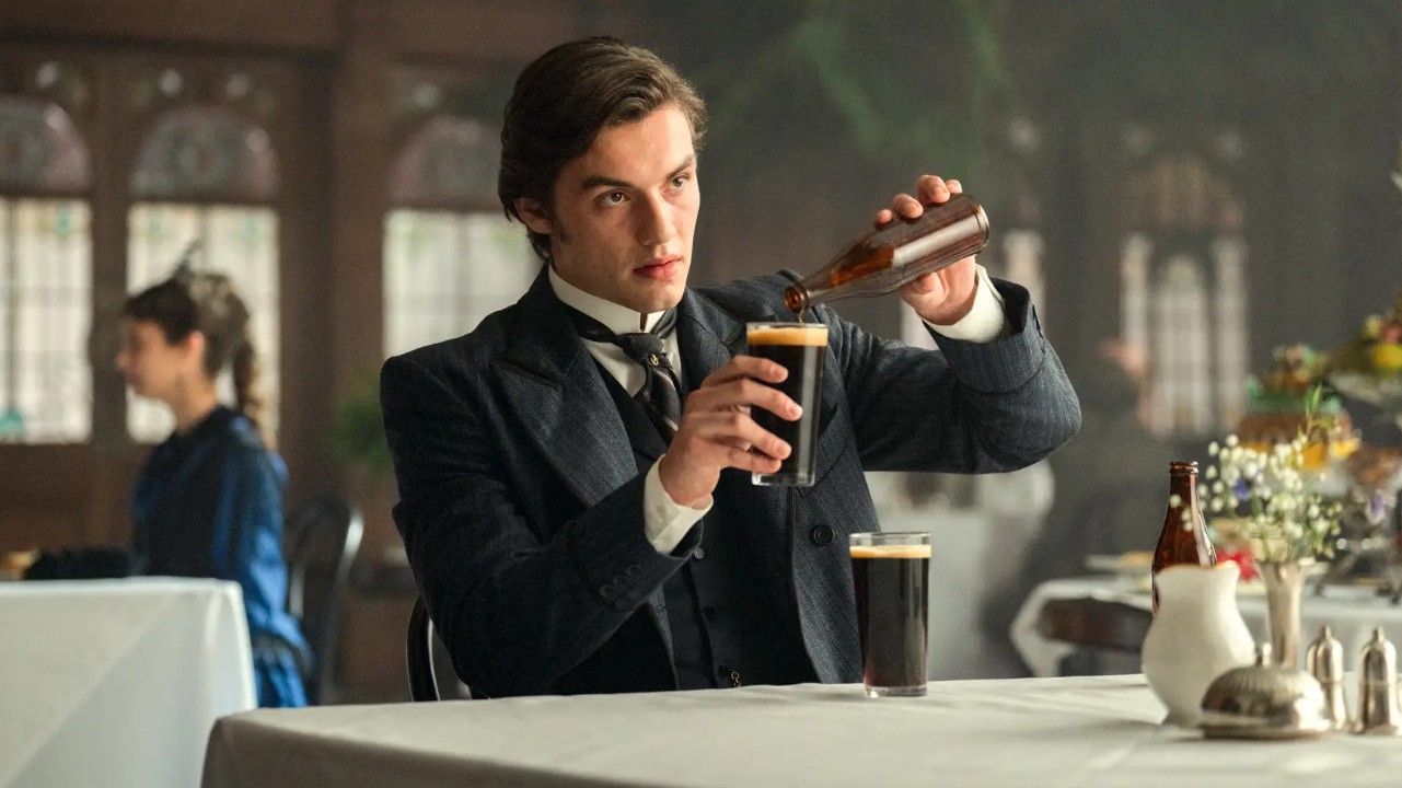 A nova série do criador de Peaky Blinders já está disponível no streaming