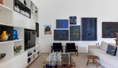 Casa e galeria de arte? Projeto cria espaço para casal expor mais de 300 obras
