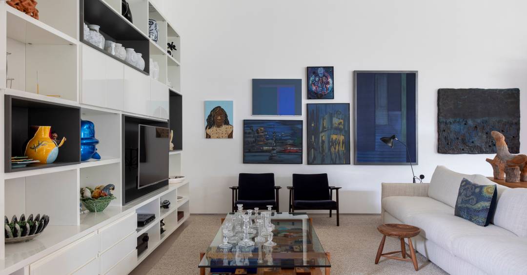 Casa e galeria de arte? Projeto cria espaço para casal expor mais de 300 obras