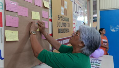 Memória e afeto guiam sarau literário com idosos na 5ª Semana do Livro e da Biblioteca