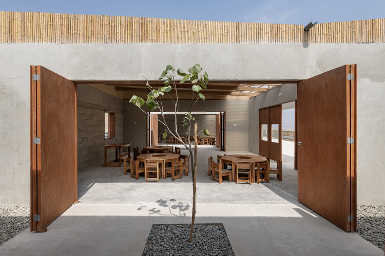 Escola Ninho Modular em Ancón: A Linhagem de Davi II / cotacero - Fotografia de Exterior, Madeira, Concreto